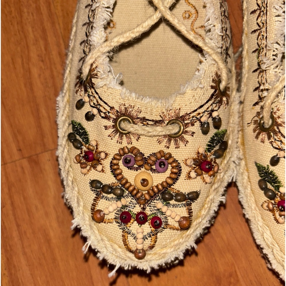 Embroidered  Beaded Bamboo Artsy Ankle Ties Flats size 8